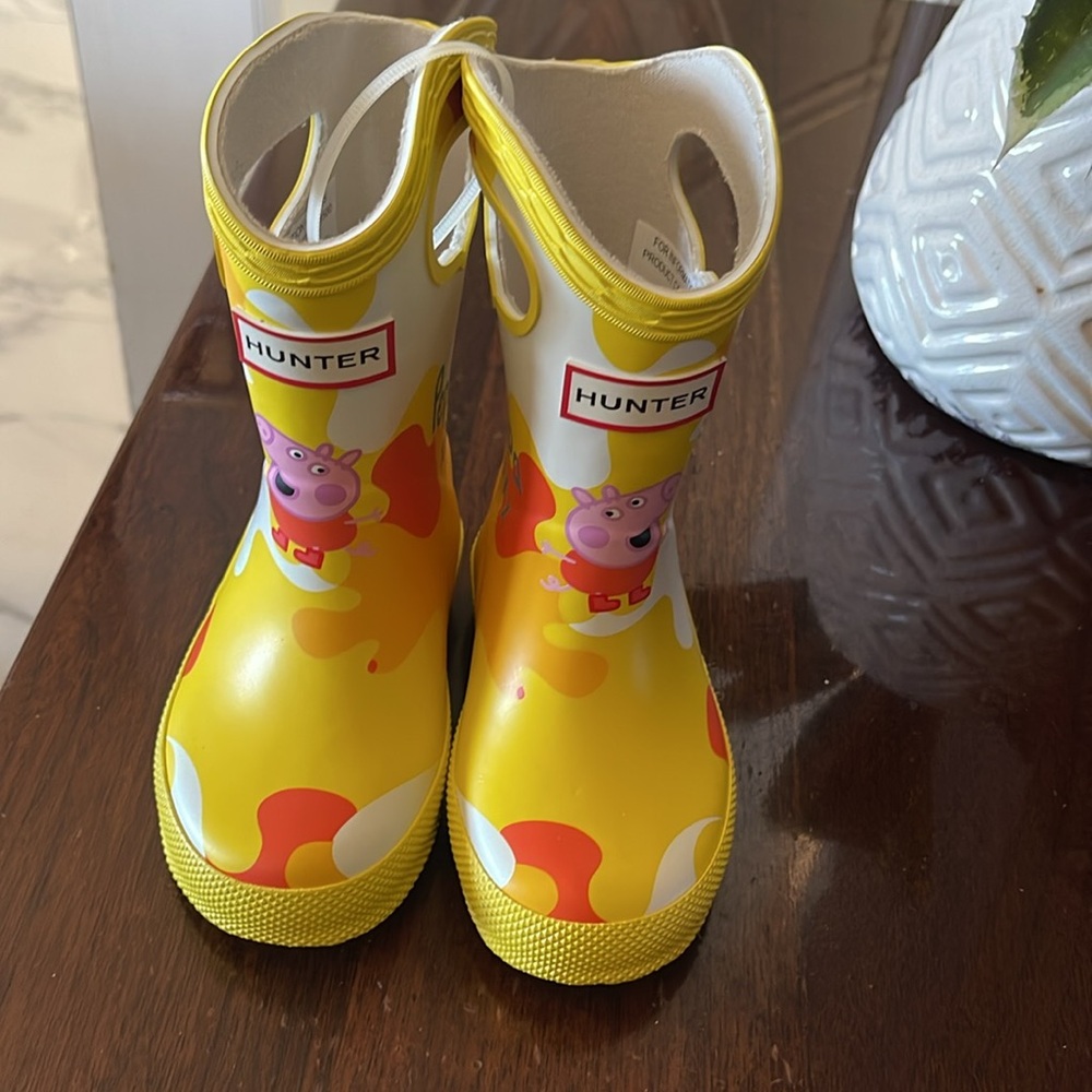 HUNTER Peppa Pig Yellow Rain Boots - Picture 2 of 4